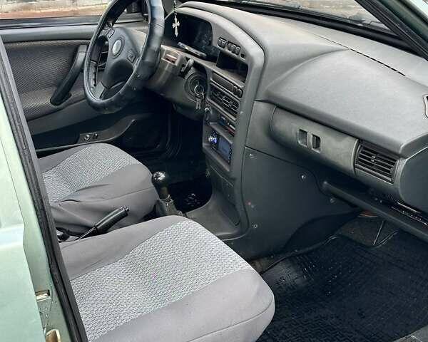 Зеленый ВАЗ 21099, объемом двигателя 1.6 л и пробегом 120 тыс. км за 2200 $, фото 4 на Automoto.ua