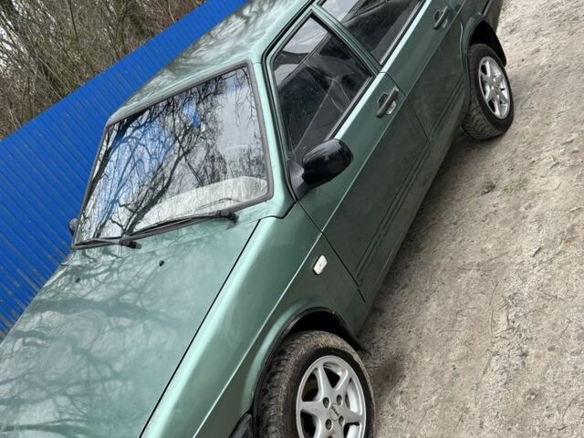 Зеленый ВАЗ 21099, объемом двигателя 1.6 л и пробегом 175 тыс. км за 1700 $, фото 2 на Automoto.ua