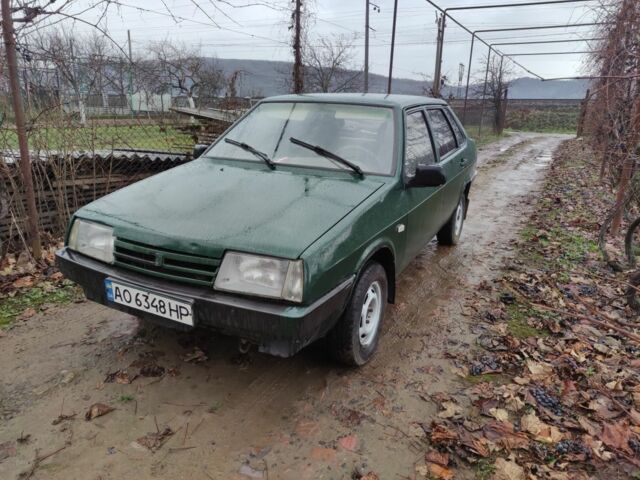Зелений ВАЗ 21099, об'ємом двигуна 1.6 л та пробігом 450 тис. км за 1000 $, фото 1 на Automoto.ua