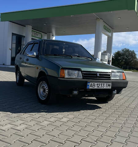 Зеленый ВАЗ 21099, объемом двигателя 1.6 л и пробегом 193 тыс. км за 2000 $, фото 4 на Automoto.ua