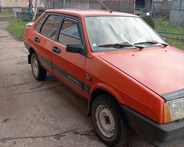 Оранжевый ВАЗ 21099, объемом двигателя 1.6 л и пробегом 250 тыс. км за 850 $, фото 1 на Automoto.ua