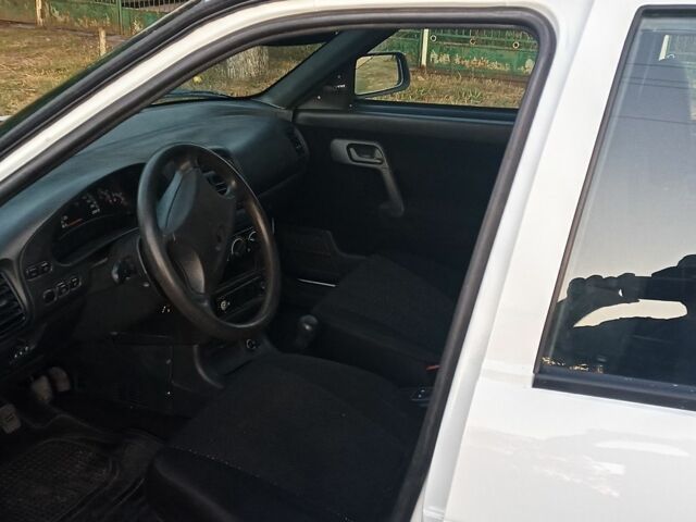 Белый ВАЗ 2110, объемом двигателя 0 л и пробегом 60 тыс. км за 2500 $, фото 4 на Automoto.ua