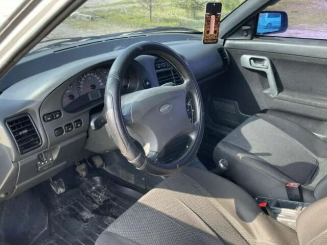 Белый ВАЗ 2110, объемом двигателя 1.7 л и пробегом 175 тыс. км за 1750 $, фото 2 на Automoto.ua