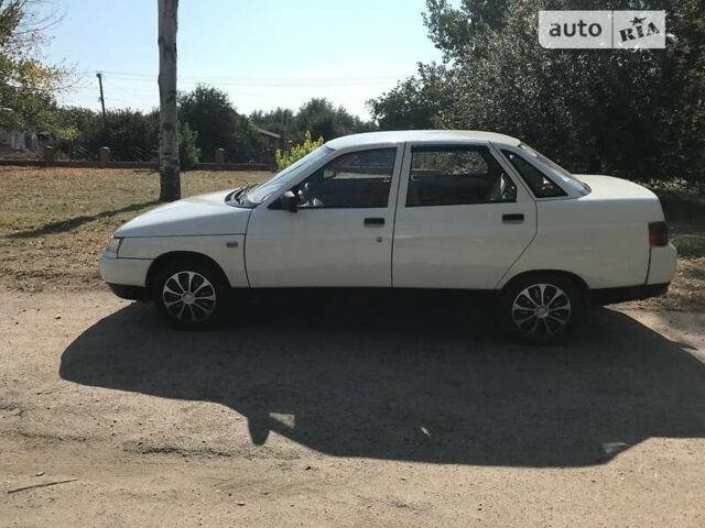 Белый ВАЗ 2110, объемом двигателя 1.5 л и пробегом 106 тыс. км за 1600 $, фото 2 на Automoto.ua