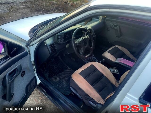 Білий ВАЗ 2110, об'ємом двигуна 1.5 л та пробігом 350 тис. км за 901 $, фото 8 на Automoto.ua