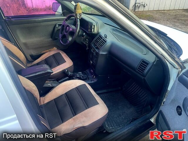 Білий ВАЗ 2110, об'ємом двигуна 1.5 л та пробігом 350 тис. км за 901 $, фото 9 на Automoto.ua