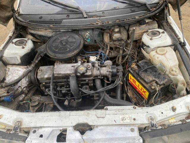 Белый ВАЗ 2110, объемом двигателя 1.5 л и пробегом 200 тыс. км за 750 $, фото 4 на Automoto.ua