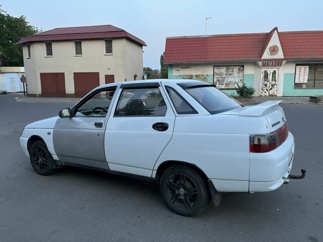 Белый ВАЗ 2110, объемом двигателя 1.5 л и пробегом 200 тыс. км за 900 $, фото 6 на Automoto.ua