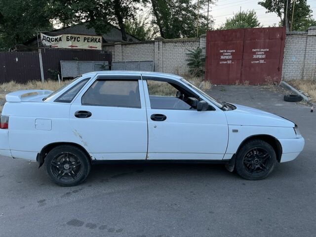 Белый ВАЗ 2110, объемом двигателя 1.5 л и пробегом 200 тыс. км за 900 $, фото 2 на Automoto.ua