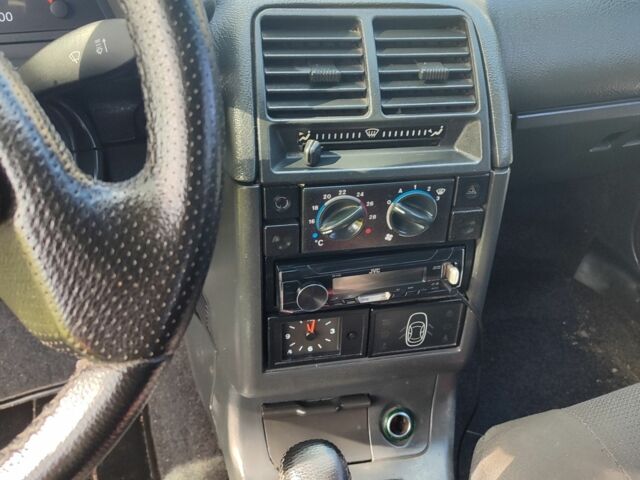 Білий ВАЗ 2110, об'ємом двигуна 1.5 л та пробігом 500 тис. км за 1500 $, фото 4 на Automoto.ua