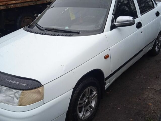 Белый ВАЗ 2110, объемом двигателя 1.5 л и пробегом 200 тыс. км за 1396 $, фото 3 на Automoto.ua