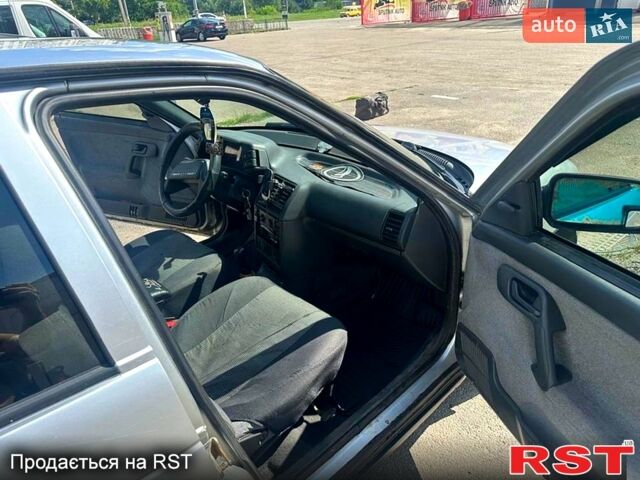 Белый ВАЗ 2110, объемом двигателя 1.6 л и пробегом 193 тыс. км за 2400 $, фото 5 на Automoto.ua