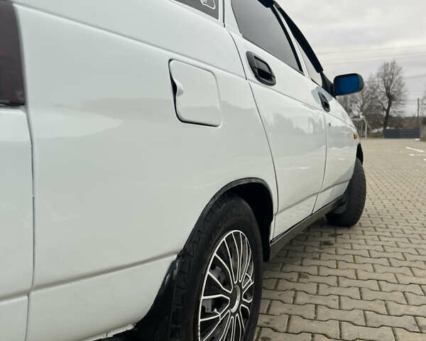 Белый ВАЗ 2110, объемом двигателя 1.6 л и пробегом 190 тыс. км за 1750 $, фото 6 на Automoto.ua