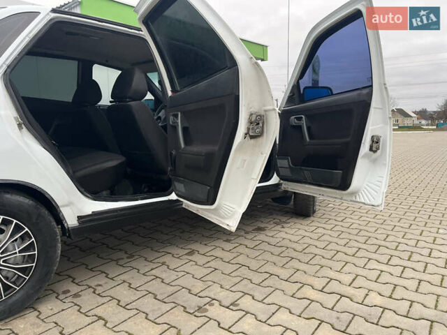 Белый ВАЗ 2110, объемом двигателя 1.6 л и пробегом 190 тыс. км за 1750 $, фото 25 на Automoto.ua