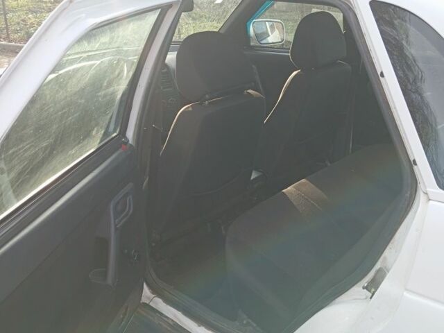 Білий ВАЗ 2110, об'ємом двигуна 1.5 л та пробігом 111 тис. км за 1300 $, фото 5 на Automoto.ua