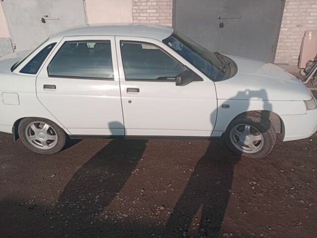 Белый ВАЗ 2110, объемом двигателя 1.6 л и пробегом 106 тыс. км за 3500 $, фото 1 на Automoto.ua