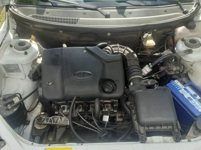 Белый ВАЗ 2110, объемом двигателя 1.6 л и пробегом 102 тыс. км за 2750 $, фото 8 на Automoto.ua