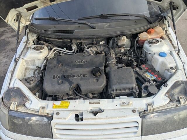 Белый ВАЗ 2110, объемом двигателя 1.6 л и пробегом 164 тыс. км за 3000 $, фото 7 на Automoto.ua