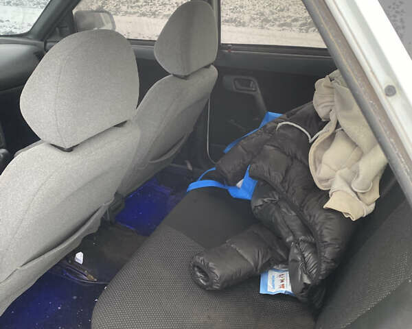 Белый ВАЗ 2110, объемом двигателя 1.6 л и пробегом 240 тыс. км за 2350 $, фото 9 на Automoto.ua