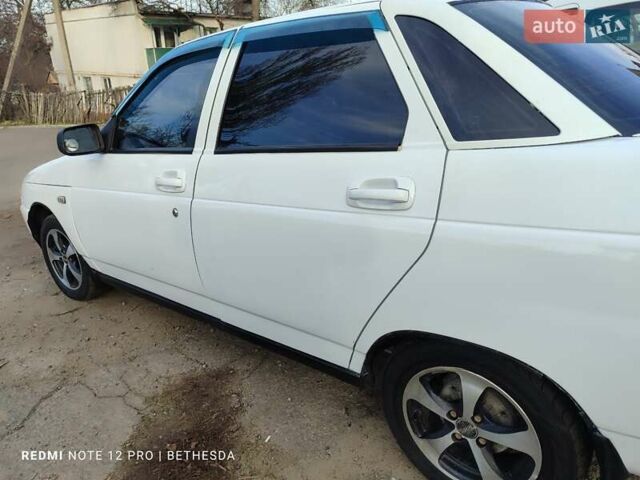 Белый ВАЗ 2110, объемом двигателя 1.6 л и пробегом 137 тыс. км за 2700 $, фото 4 на Automoto.ua