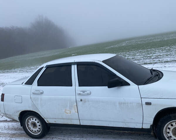 Белый ВАЗ 2110, объемом двигателя 1.6 л и пробегом 240 тыс. км за 2350 $, фото 3 на Automoto.ua