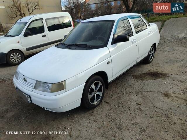 Белый ВАЗ 2110, объемом двигателя 1.6 л и пробегом 137 тыс. км за 2700 $, фото 2 на Automoto.ua