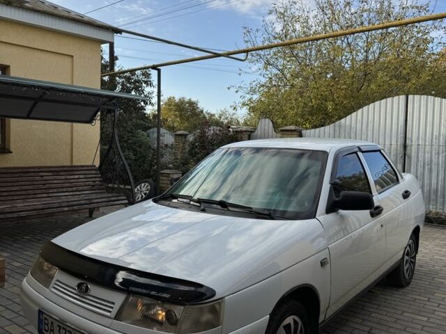 Белый ВАЗ 2110, объемом двигателя 1.6 л и пробегом 130 тыс. км за 2800 $, фото 2 на Automoto.ua