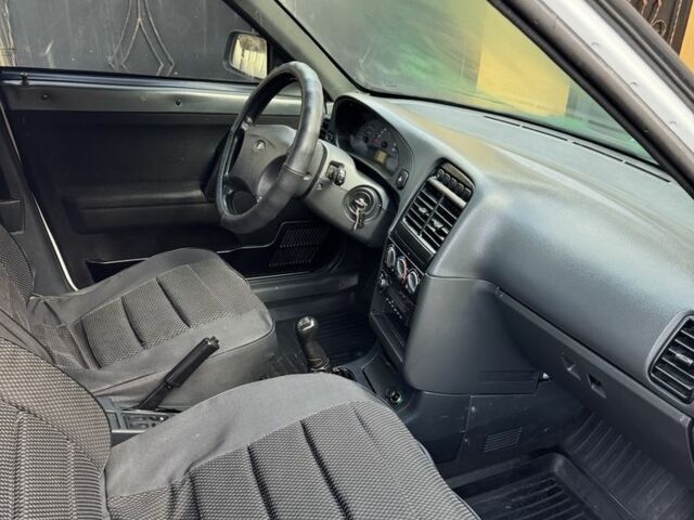 Белый ВАЗ 2110, объемом двигателя 1.6 л и пробегом 130 тыс. км за 2800 $, фото 18 на Automoto.ua