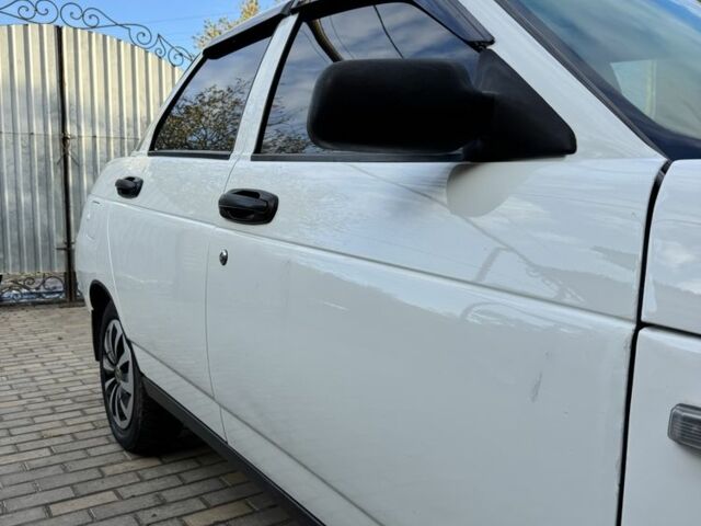 Белый ВАЗ 2110, объемом двигателя 1.6 л и пробегом 130 тыс. км за 2800 $, фото 6 на Automoto.ua