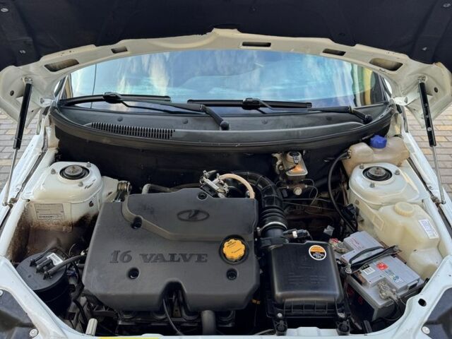 Белый ВАЗ 2110, объемом двигателя 1.6 л и пробегом 130 тыс. км за 2800 $, фото 22 на Automoto.ua