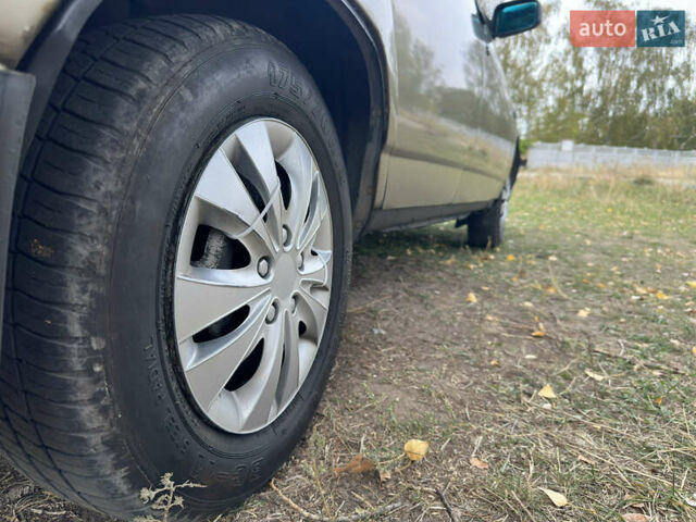 Бежевый ВАЗ 2110, объемом двигателя 1.6 л и пробегом 142 тыс. км за 1600 $, фото 8 на Automoto.ua