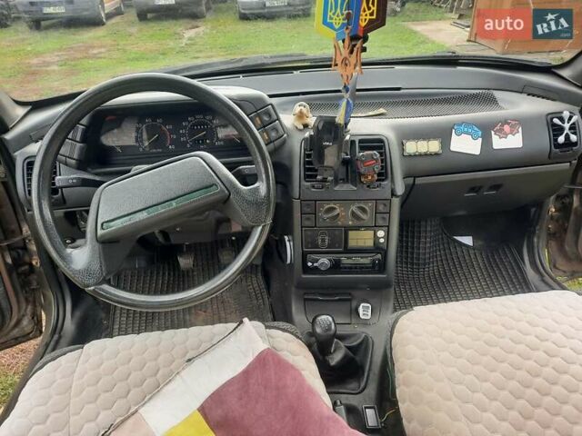 ВАЗ 2110 1999 у Костополе на Automoto.ua Бежевий ВАЗ 2110, об'ємом двигуна 1.5 л та пробігом 169 тис. км за 1200 $, фото 4 на Automoto.ua