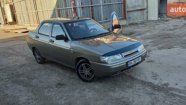 Бежевый ВАЗ 2110, объемом двигателя 1.5 л и пробегом 310 тыс. км за 2200 $, фото 15 на Automoto.ua