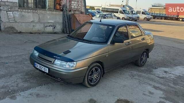 Бежевый ВАЗ 2110, объемом двигателя 1.5 л и пробегом 310 тыс. км за 2200 $, фото 11 на Automoto.ua