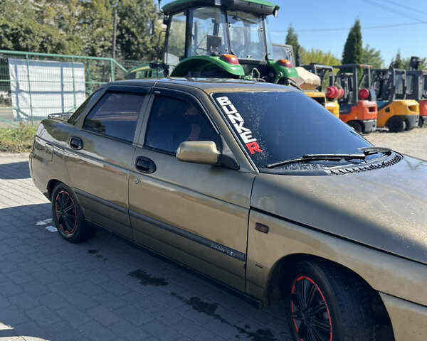 Бежевый ВАЗ 2110, объемом двигателя 1.5 л и пробегом 300 тыс. км за 1500 $, фото 1 на Automoto.ua
