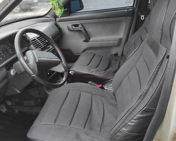 Бежевый ВАЗ 2110, объемом двигателя 1.6 л и пробегом 140 тыс. км за 1800 $, фото 18 на Automoto.ua