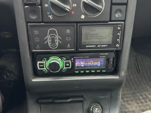 Бежевый ВАЗ 2110, объемом двигателя 1.6 л и пробегом 330 тыс. км за 1230 $, фото 6 на Automoto.ua