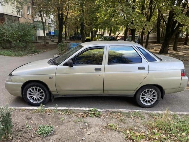 Бежевый ВАЗ 2110, объемом двигателя 1.6 л и пробегом 248 тыс. км за 2400 $, фото 4 на Automoto.ua