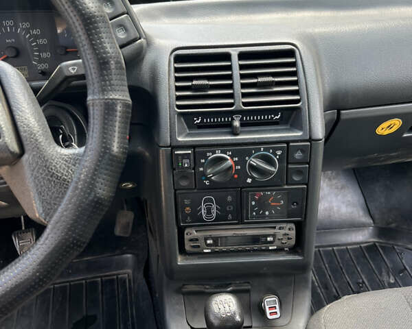 Бежевый ВАЗ 2110, объемом двигателя 1.6 л и пробегом 160 тыс. км за 2250 $, фото 15 на Automoto.ua