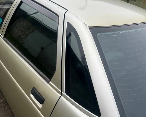 Бежевый ВАЗ 2110, объемом двигателя 1.6 л и пробегом 451 тыс. км за 2000 $, фото 30 на Automoto.ua