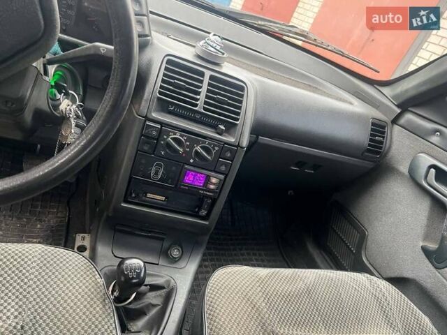 Бежевый ВАЗ 2110, объемом двигателя 1.6 л и пробегом 451 тыс. км за 2000 $, фото 44 на Automoto.ua