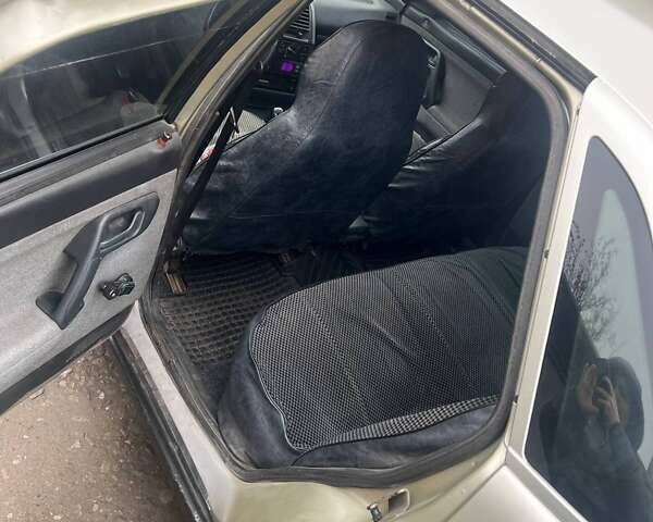 Бежевый ВАЗ 2110, объемом двигателя 1.6 л и пробегом 451 тыс. км за 2000 $, фото 35 на Automoto.ua