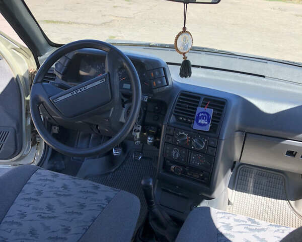 Бежевый ВАЗ 2110, объемом двигателя 1.6 л и пробегом 125 тыс. км за 2850 $, фото 13 на Automoto.ua