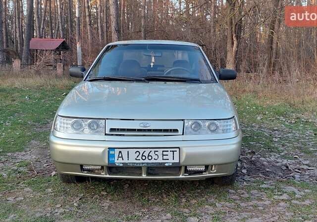 Бежевый ВАЗ 2110, объемом двигателя 1.6 л и пробегом 230 тыс. км за 2299 $, фото 1 на Automoto.ua