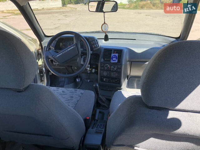 Бежевый ВАЗ 2110, объемом двигателя 1.6 л и пробегом 125 тыс. км за 2850 $, фото 11 на Automoto.ua