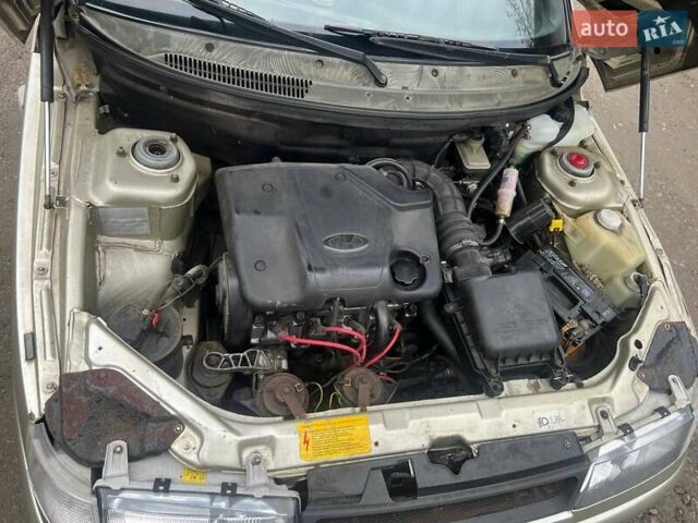 Бежевый ВАЗ 2110, объемом двигателя 1.6 л и пробегом 451 тыс. км за 2000 $, фото 4 на Automoto.ua