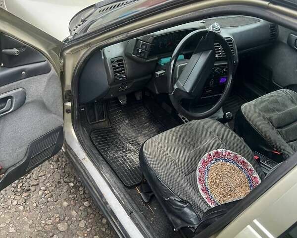 Бежевый ВАЗ 2110, объемом двигателя 1.6 л и пробегом 451 тыс. км за 2000 $, фото 32 на Automoto.ua