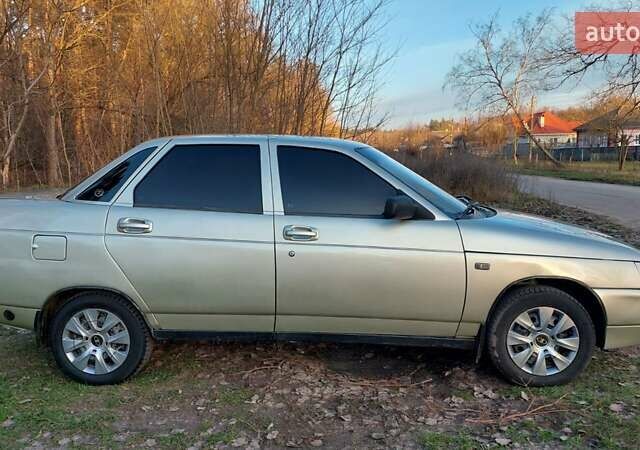 Бежевый ВАЗ 2110, объемом двигателя 1.6 л и пробегом 230 тыс. км за 2299 $, фото 3 на Automoto.ua