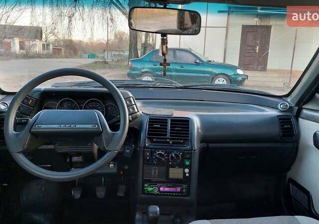 Бежевый ВАЗ 2110, объемом двигателя 1.6 л и пробегом 230 тыс. км за 2299 $, фото 9 на Automoto.ua