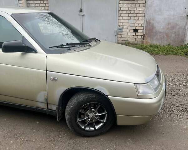 Бежевый ВАЗ 2110, объемом двигателя 1.6 л и пробегом 451 тыс. км за 2000 $, фото 10 на Automoto.ua